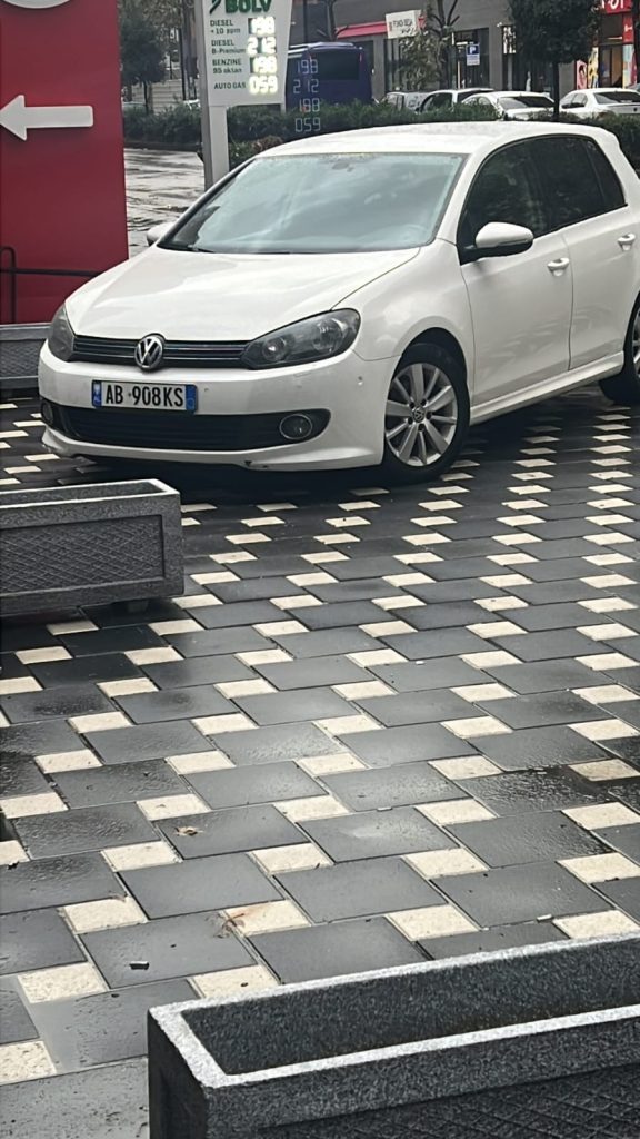 VW Golf 6 (2012) - Image 2